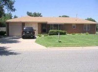 34 Wheatland Dr, Hutchinson, KS 67502