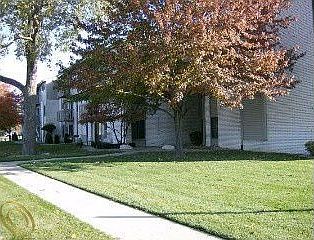 5th image of 31993 W 12 Mile Rd Unit 201
