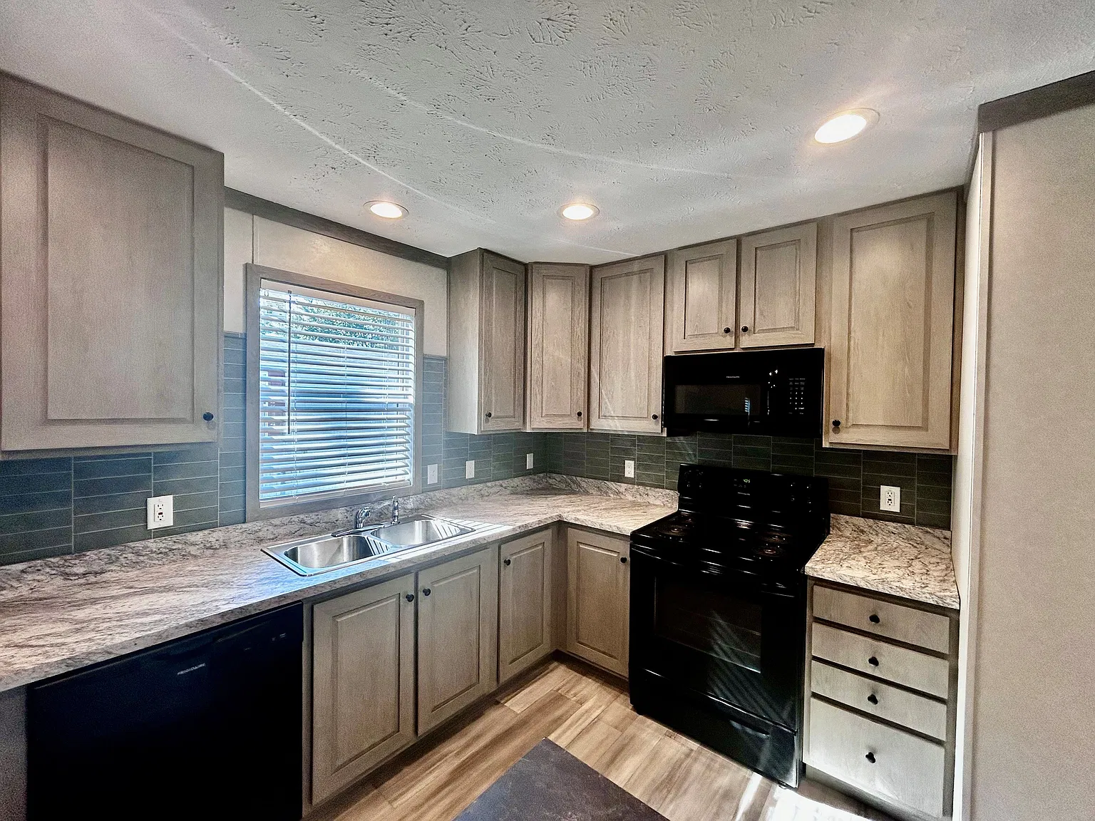 Hickory Knoll — Photo 4
