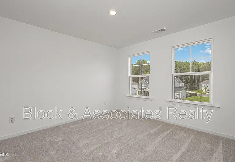 153 Hickory Grove Dr — Photo 16