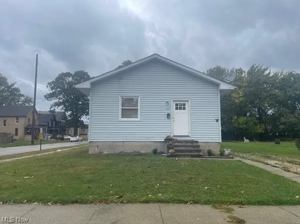 527 W 36th St, Ashtabula, OH 44004