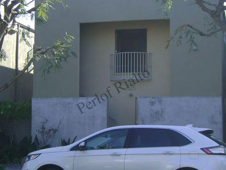 526 Rialto Ave #1