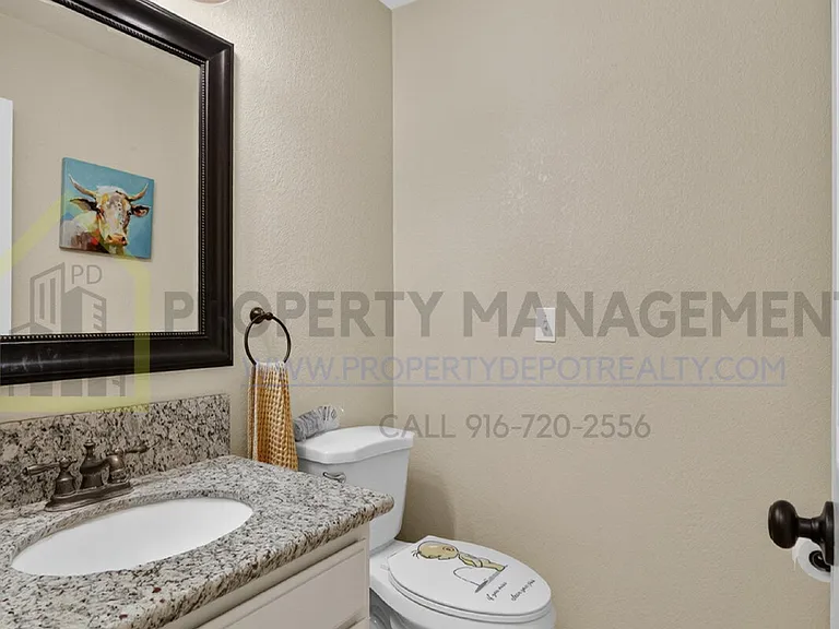 8779 Brittany Park Dr — Photo 37