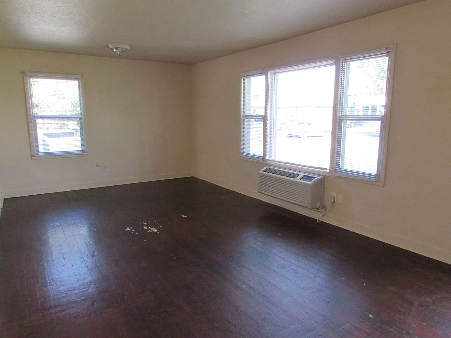 1151 Belford Avenue — Photo 3