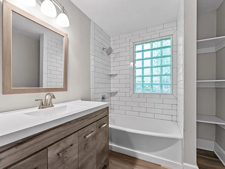 415 Bernard Ave — Photo 17