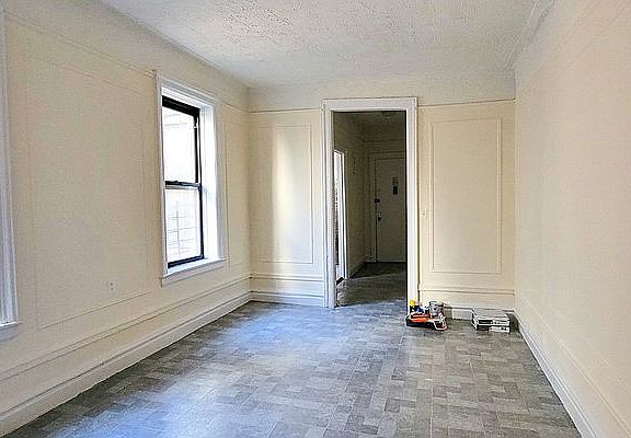 5th image of 2541 Aqueduct Ave W #C5