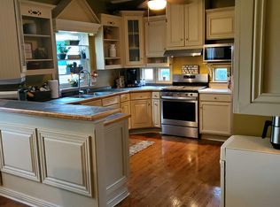 13 Woodland Ave, Fox Lake, IL