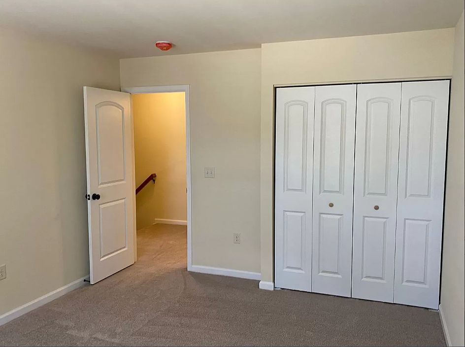 1st image of 29-39 Skip Ln #29
