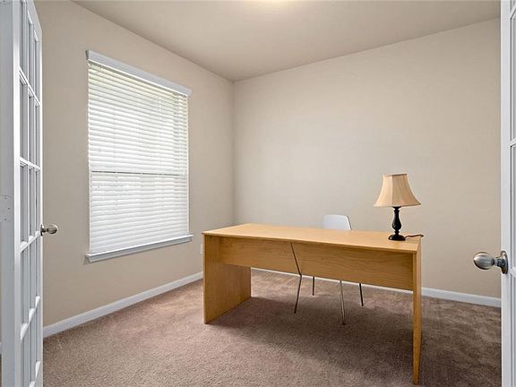 3rd image of 142 Linden Ln