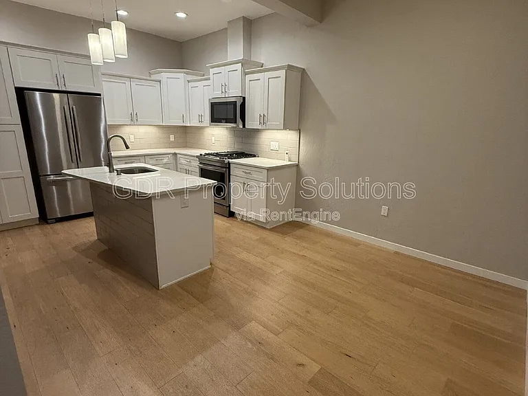 3600 Central Ave SE — Photo 4