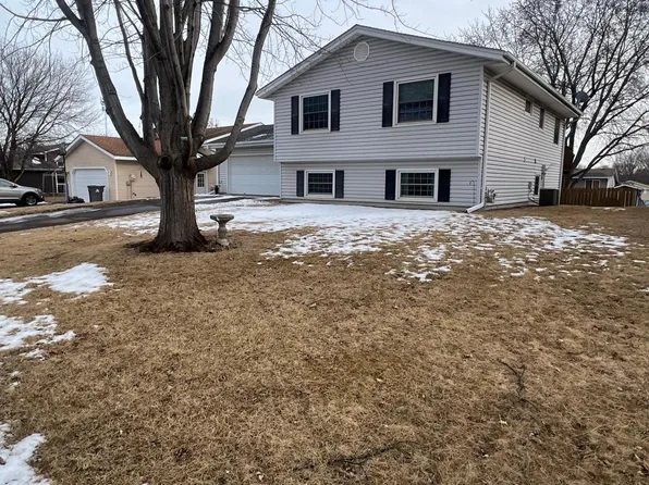 5563 W 137th St, Savage, MN 55378