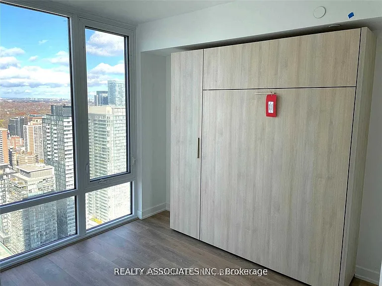 501 Yonge St #4003 — Photo 8