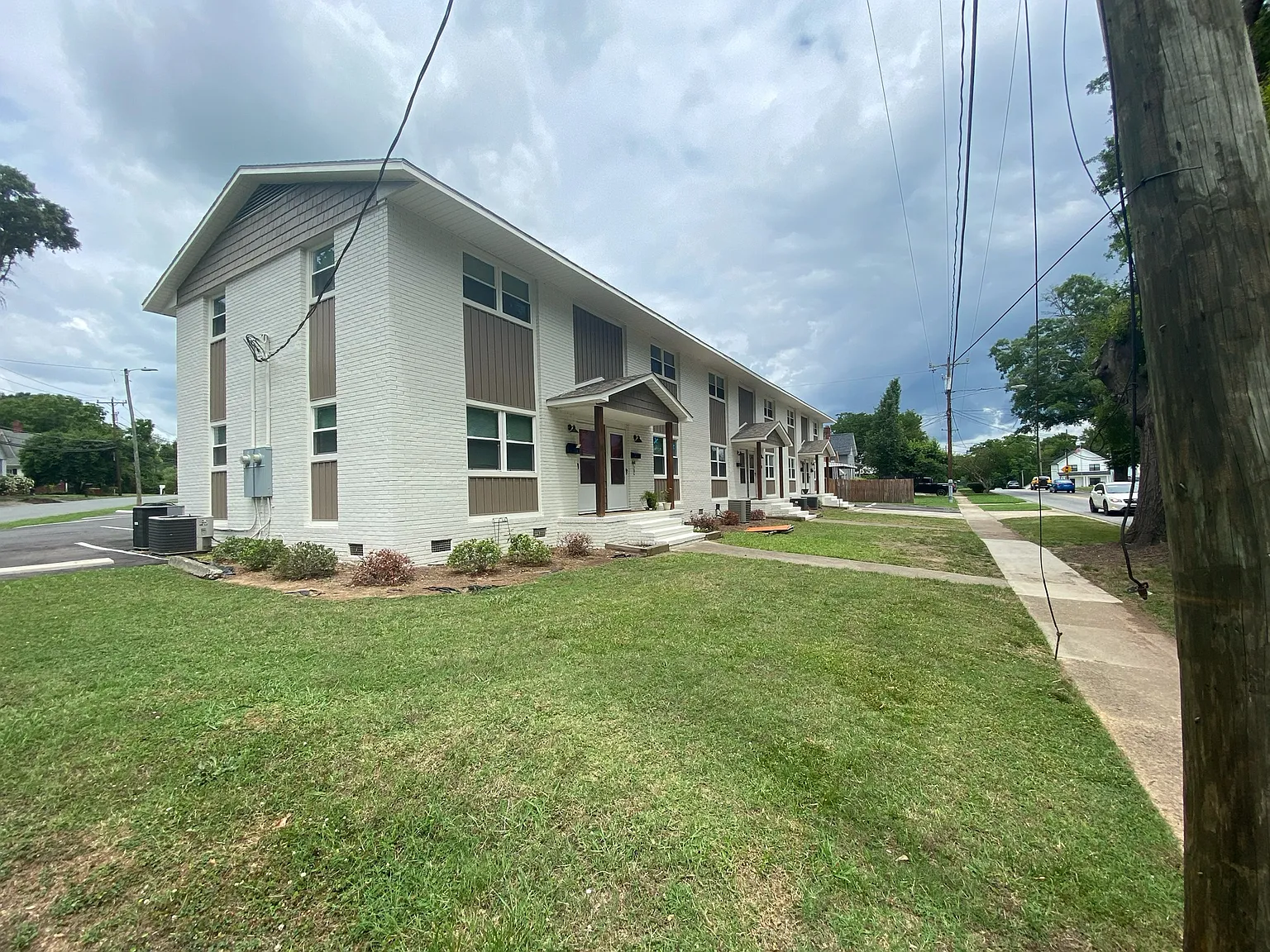 2 bed, 1.5 bath, 950 sqft, $1,250 — Photo 2