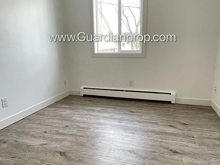 735 Tyler St NE #8 — Photo 13