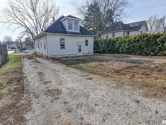 4th image of 907 E Park St