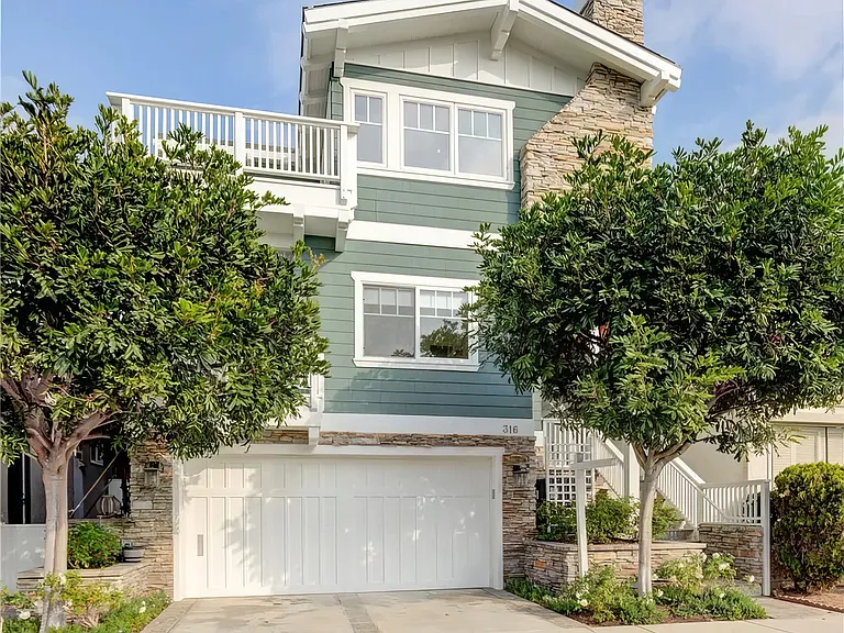 316 Highland Ave — Photo 2