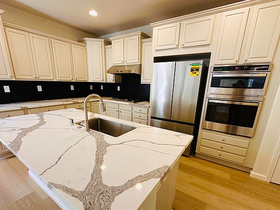 4th image of 209 Rayos Del Sol Dr