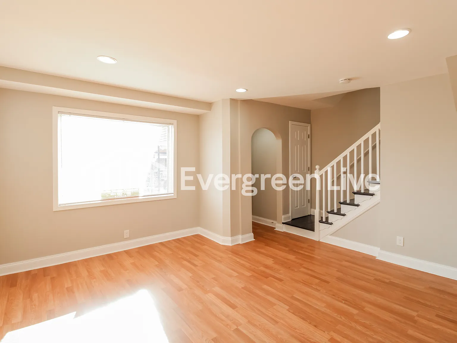 3 bed, 2.0 bath, 1178 sqft, $1,645 — Photo 3