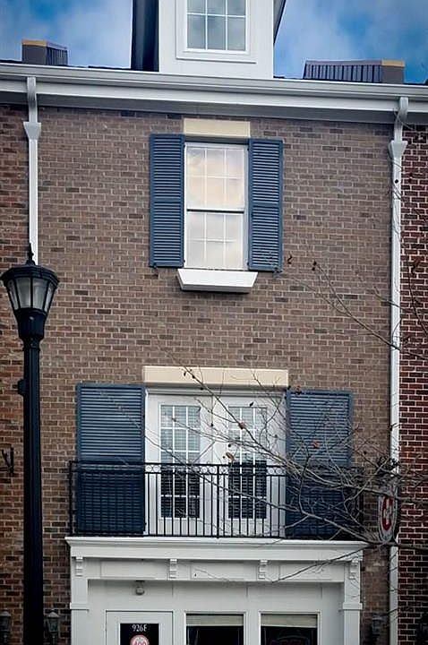 2nd image of 926 Iris St Unit F