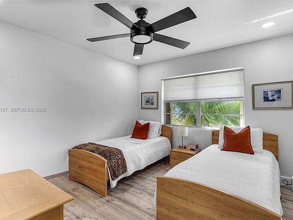 5th image of 13726 SW 90th Ave #28