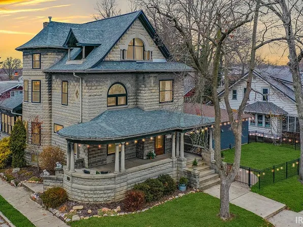 101 4th St, Winona Lake, IN 46590