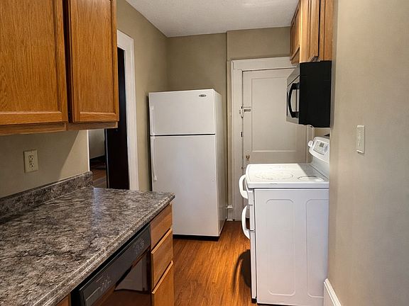 5th image of 11 E 18th Ave