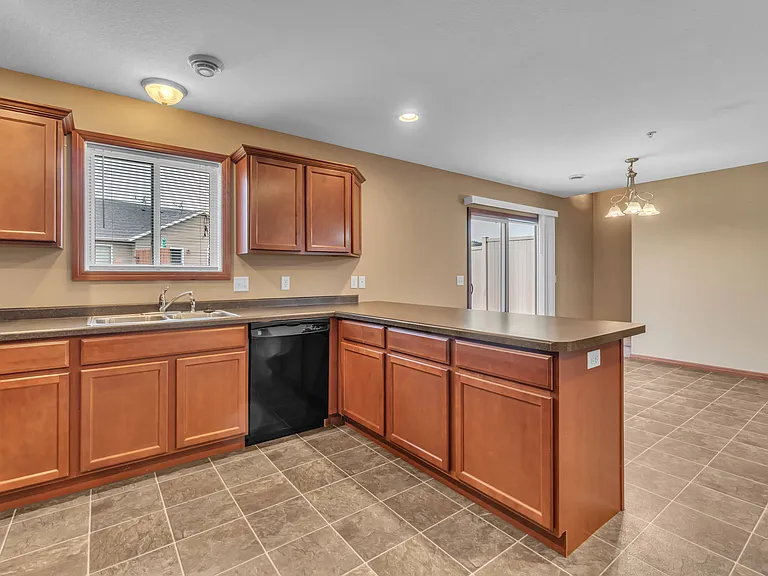 Willow Creek Townhomes — Photo 11