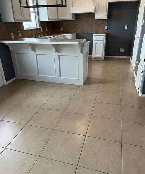 307 Ricky Ave — Photo 2