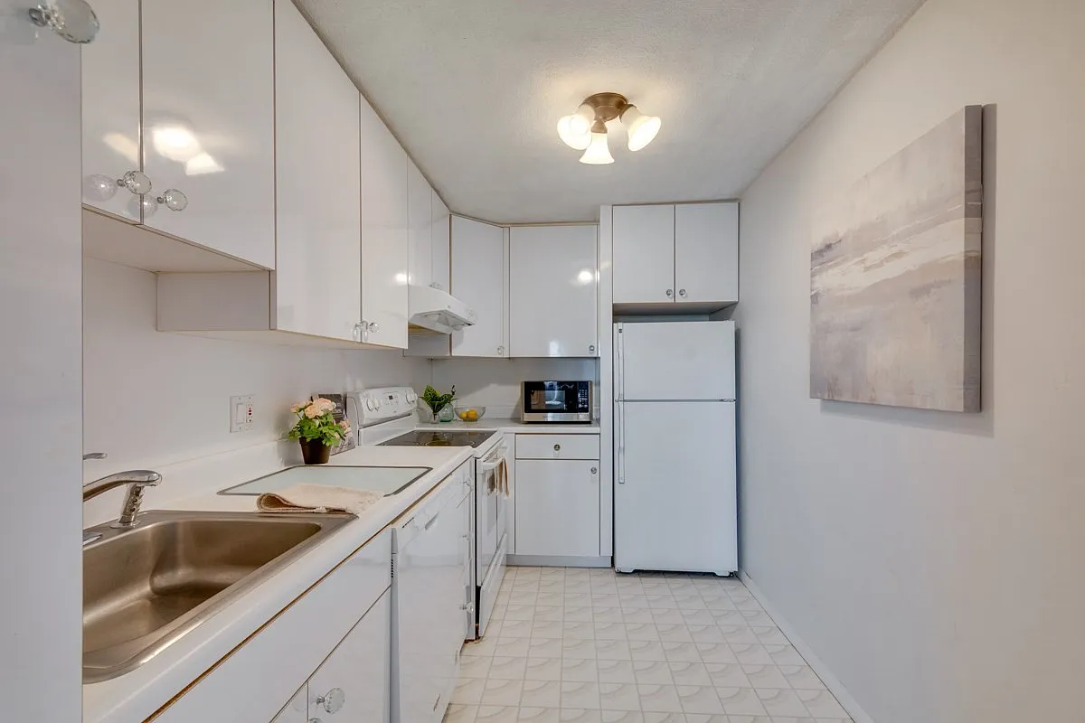 278 Harvard Street — Photo 2
