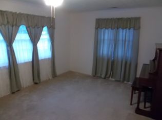 33 E J St, Maiden, NC 28650