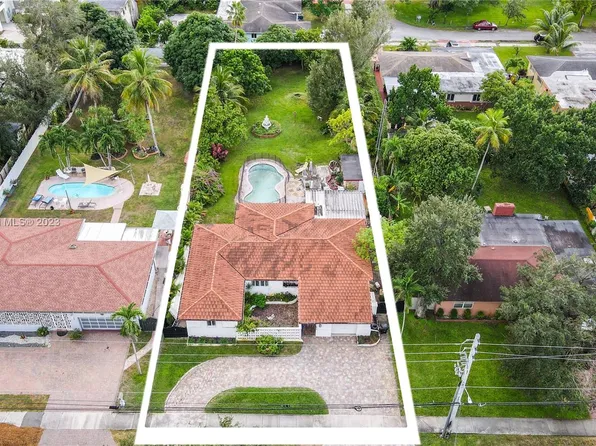370 NE 131st St, North Miami, FL 33161
