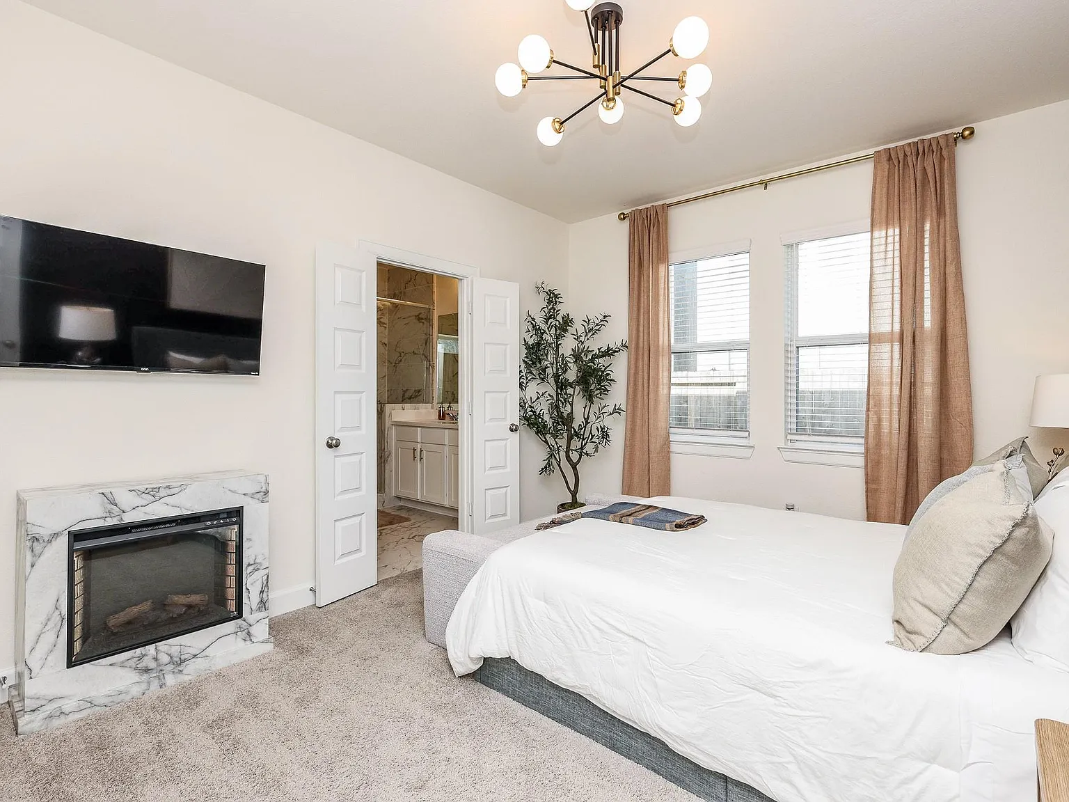 3 bed, 2.0 bath, 1395 sqft, $2,699 — Photo 1