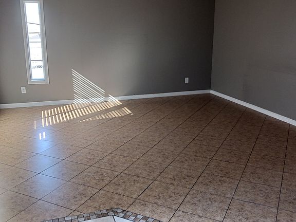 4th image of 67140 Desert View Ave