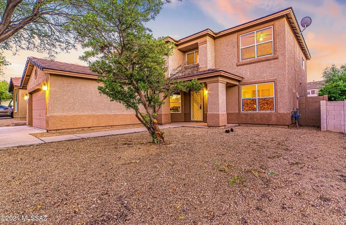 4 bed, 2886 sqft, $2,395 — Photo 2