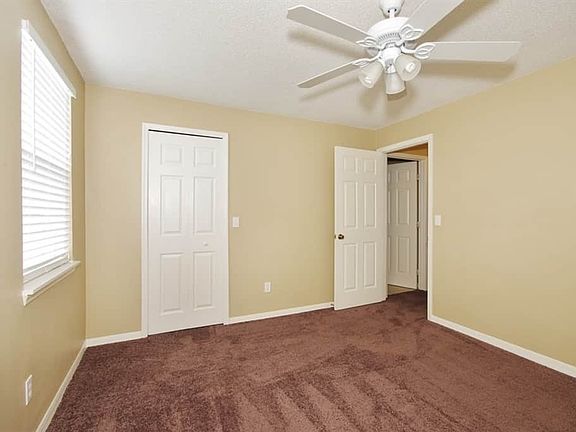 5th image of 242 Belvoir Dr