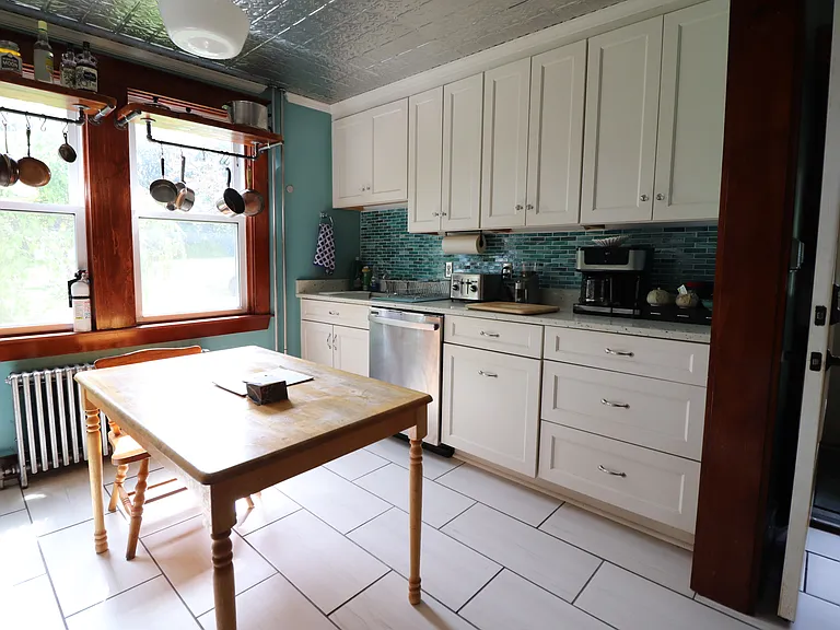 140 Maple Ave #1 — Photo 18