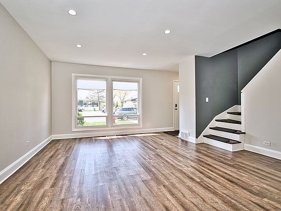 4th image of 1895 Willow Hill Ct