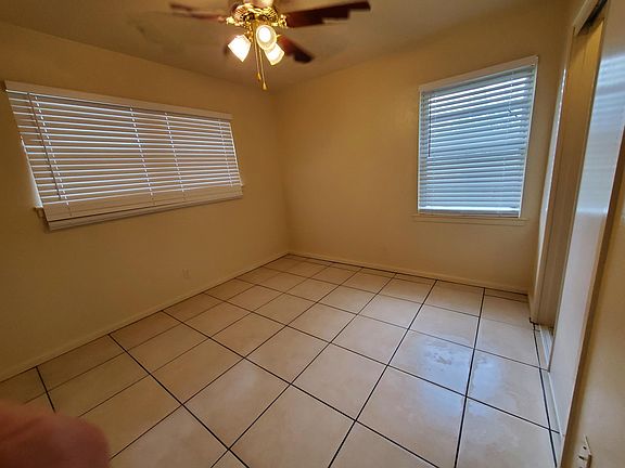 3rd Bedroom, this is a normal sized room, tiles are 18" the picture is not to size