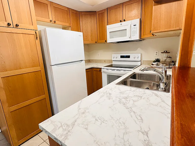 8811 Gilman Dr #D — Photo 7
