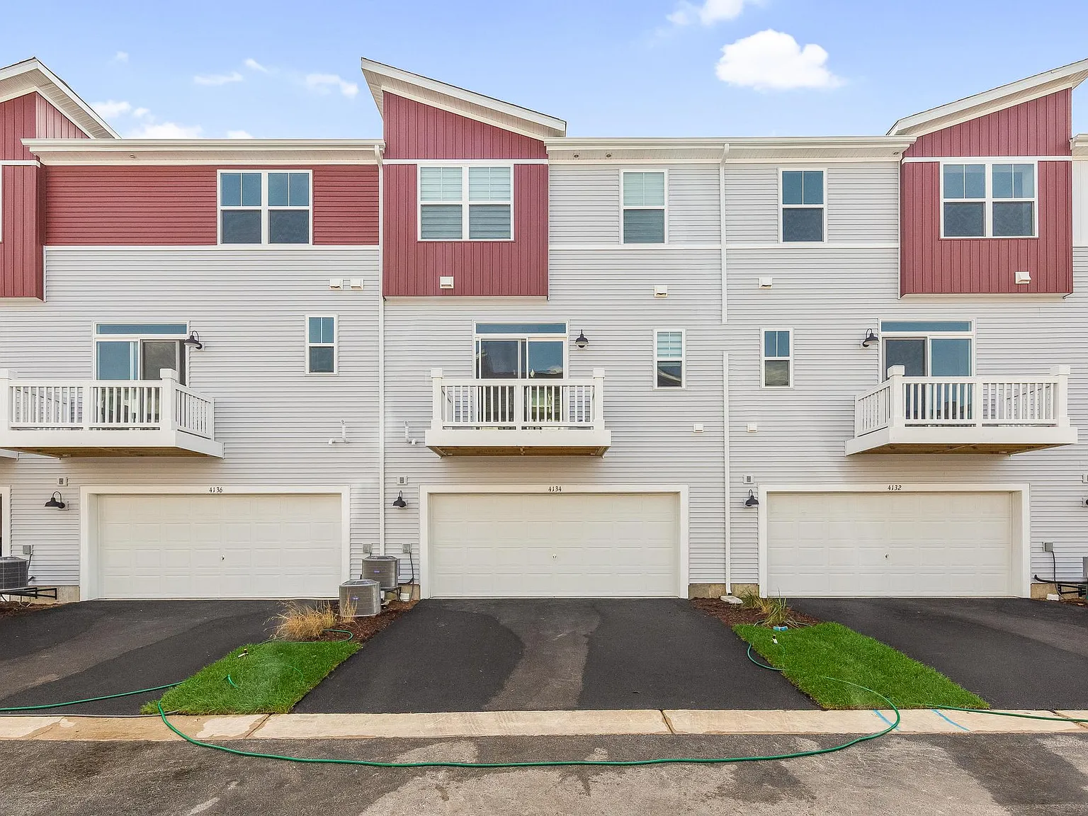 3 bed, 2.5 bath, 1792 sqft, $3,250 — Photo 3