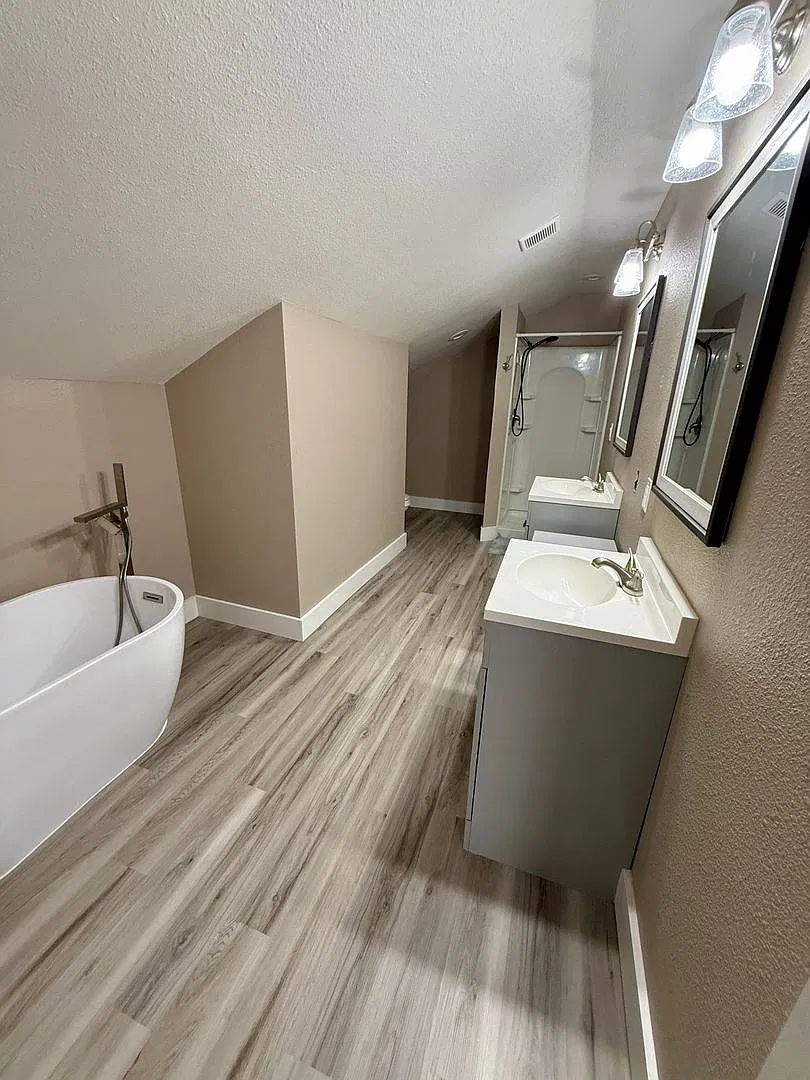 Large home in the heart of Meridian Idaho — Photo 4