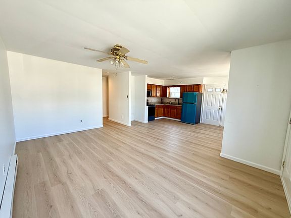 4th image of 30 Jefferson St