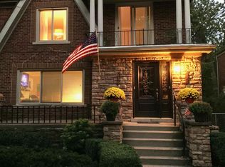 828 Neff Rd, Grosse Pointe, MI 48230