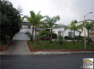 11326 Dona Lola Dr, Studio City, CA 91604