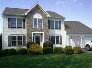 3751 Country Ln, Gordonville, PA 17529