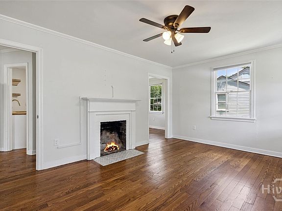 3rd image of 2032 Beech St