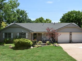 1944 Red Fox Rd, Edmond, OK 73034