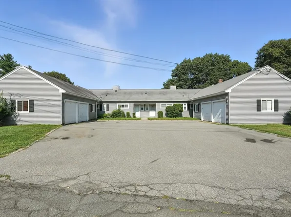 66 Applewood Dr #66, Chicopee, MA 01022