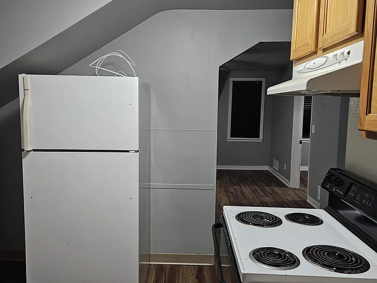 243 Linden Ave #2 — Photo 6
