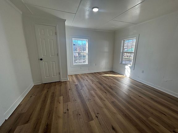 3rd image of 416 Tyus St